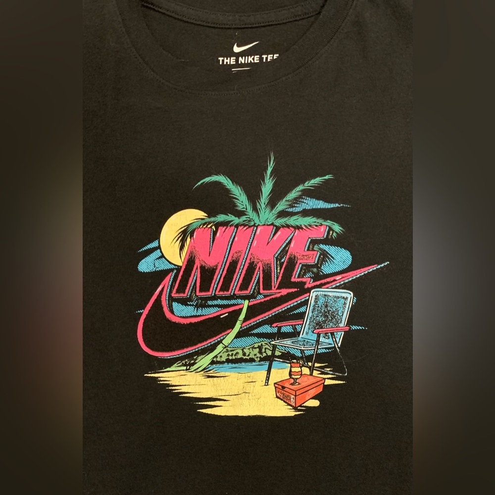 Unisex THE NIKE TEE Neon Beach Black Graphic T-shirt